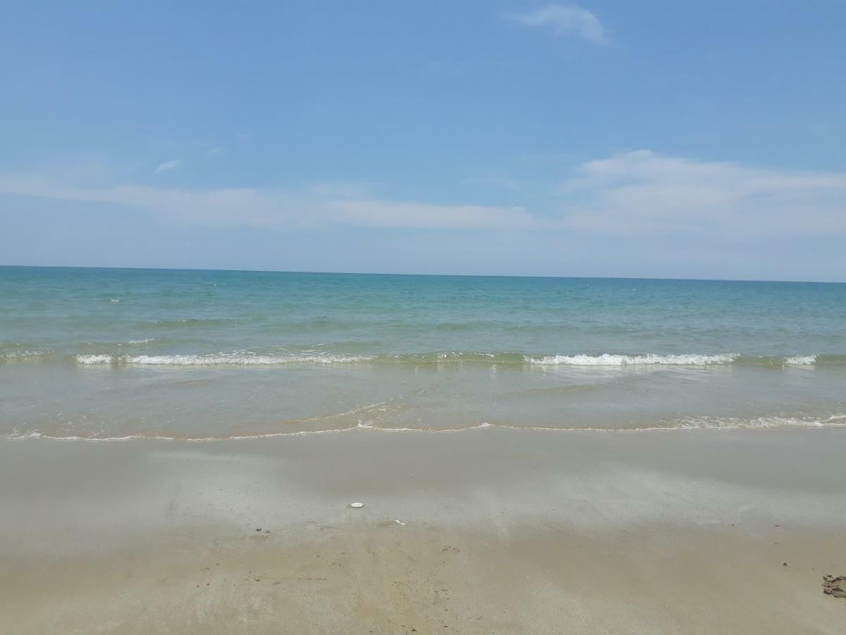 Mae Rampung Beach House คาราโอเกะและสระเด็ก رايونغ المظهر الخارجي الصورة